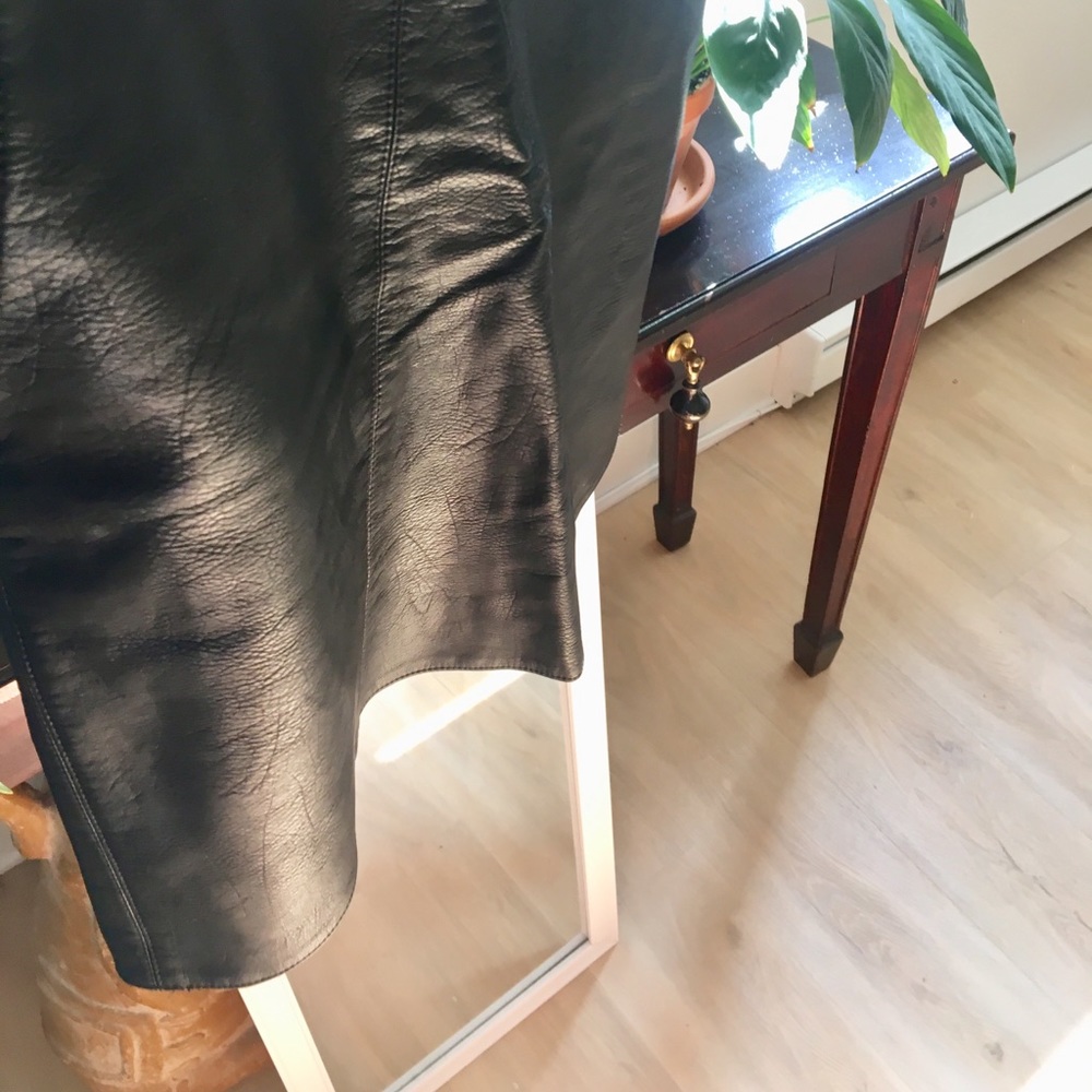 Zara high waisted faux leather skirt in XS